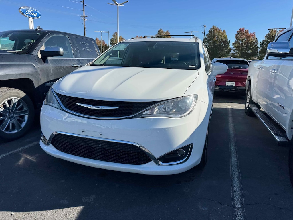 Used 2017 Chrysler Pacifica Touring-L Passenger Van