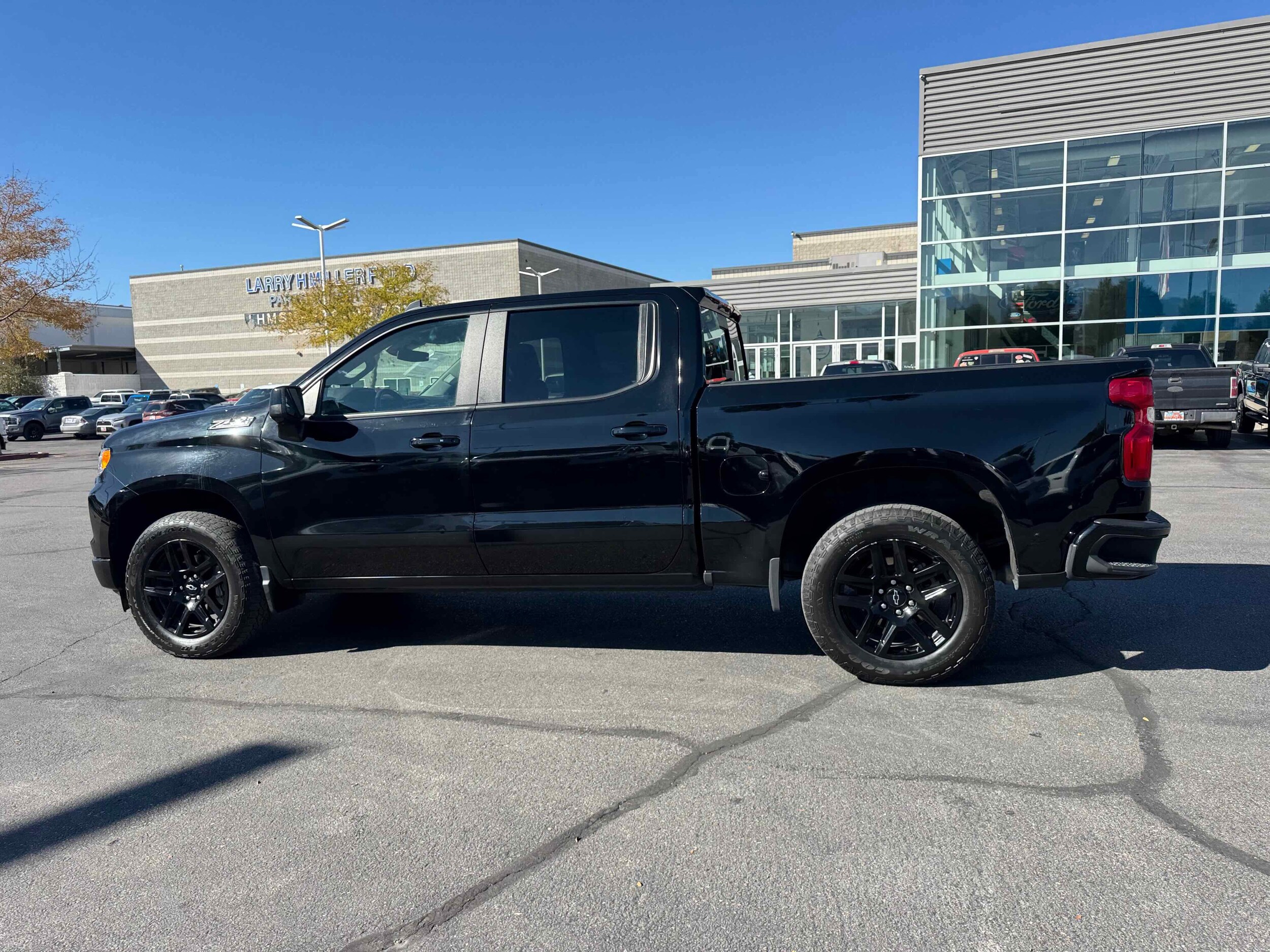 2023 Chevrolet Silverado 1500 RST photo 4