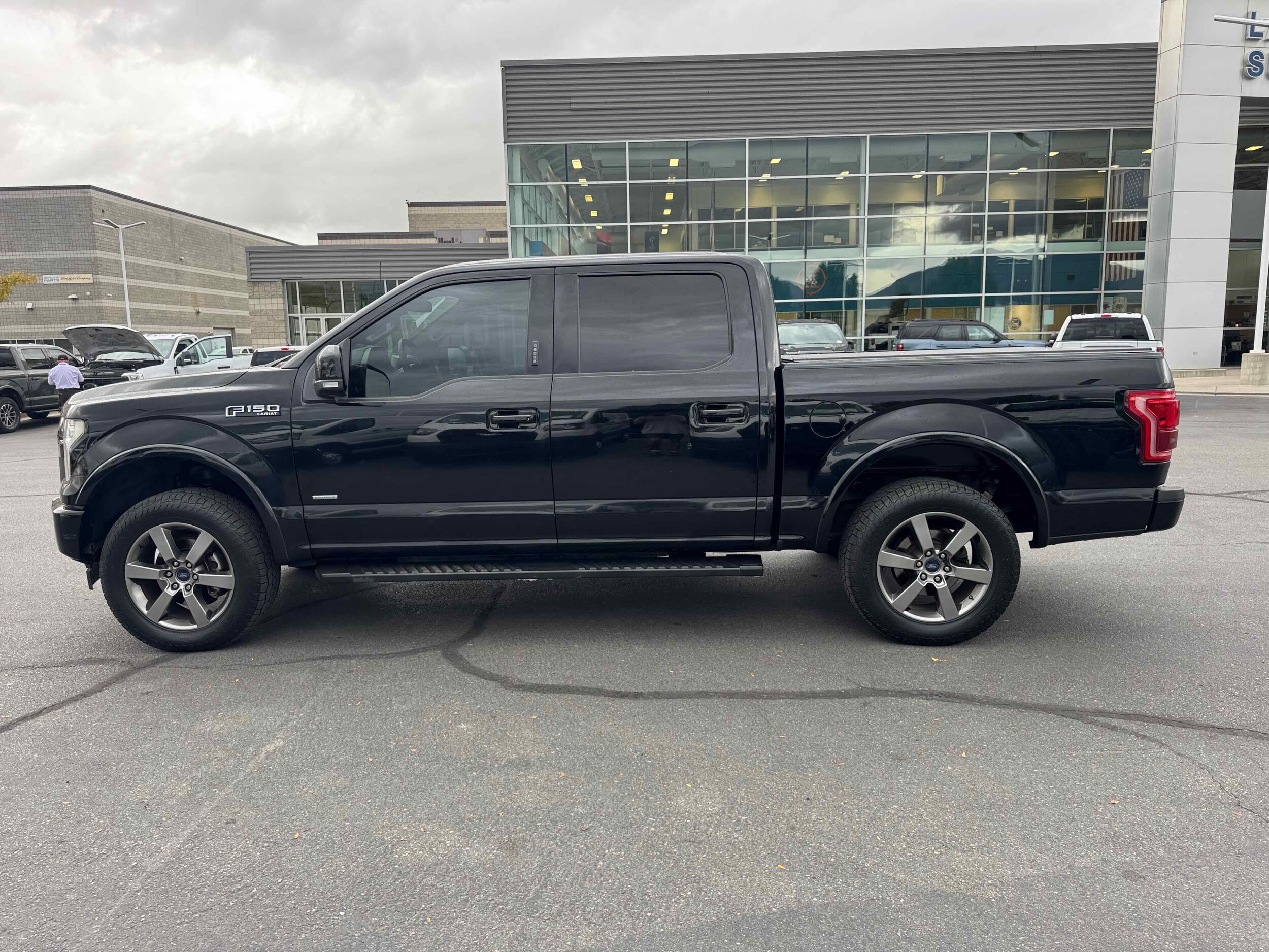 2017 Ford F-150 Lariat photo 4
