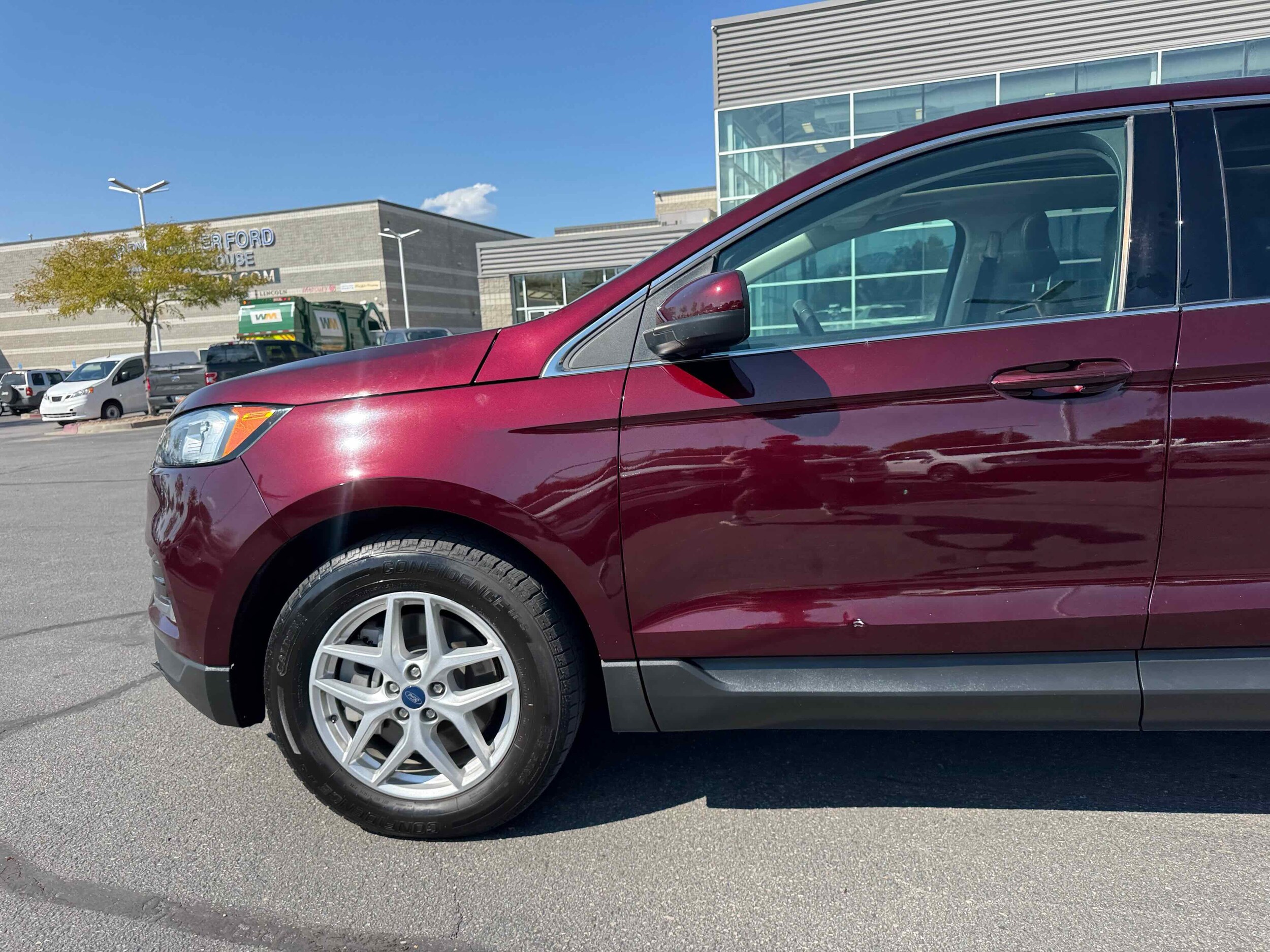 2021 Ford Edge SEL photo 3