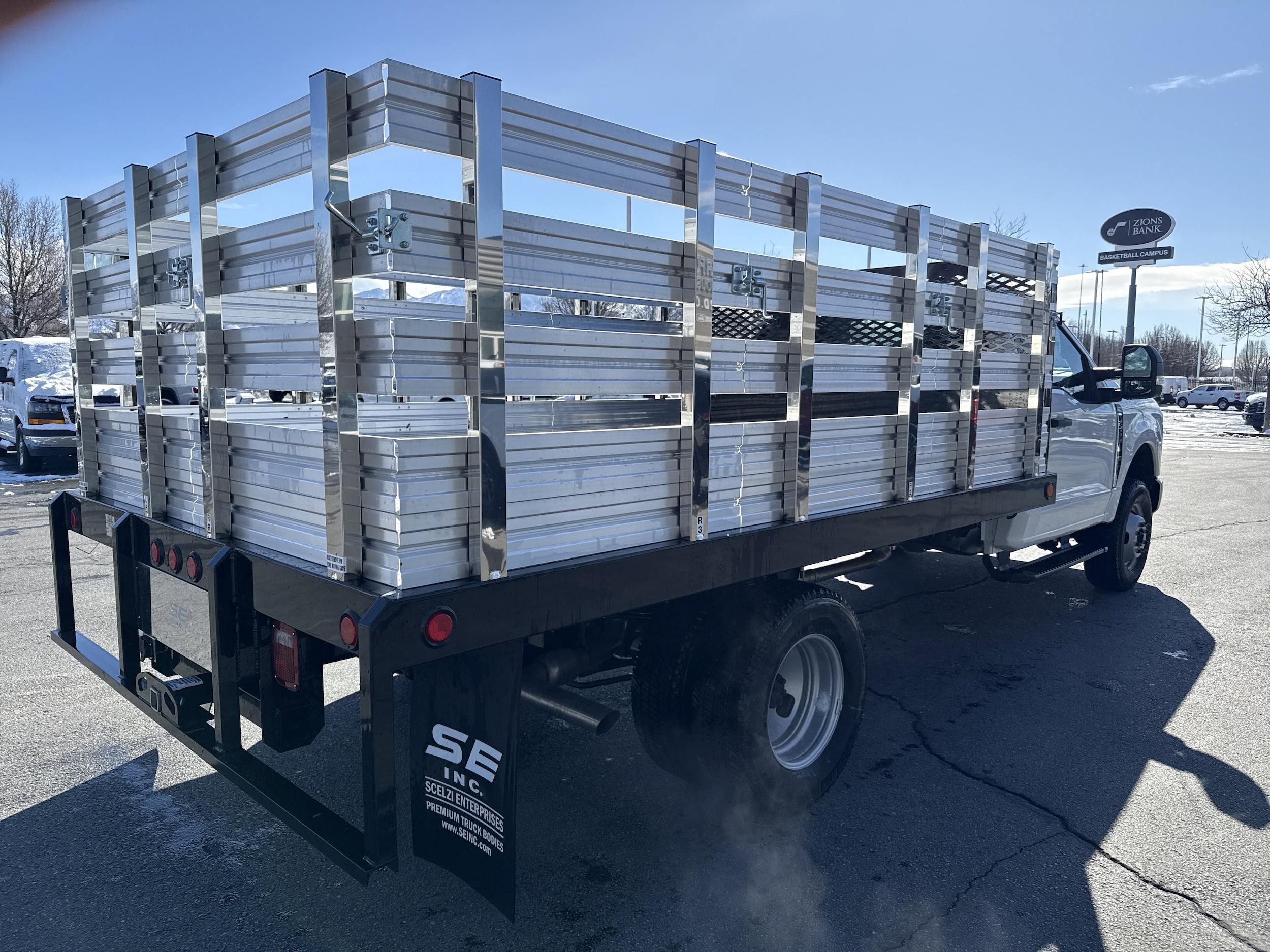 2025 Ford F-350 Super Duty Chassis Cab XL - Photo 6