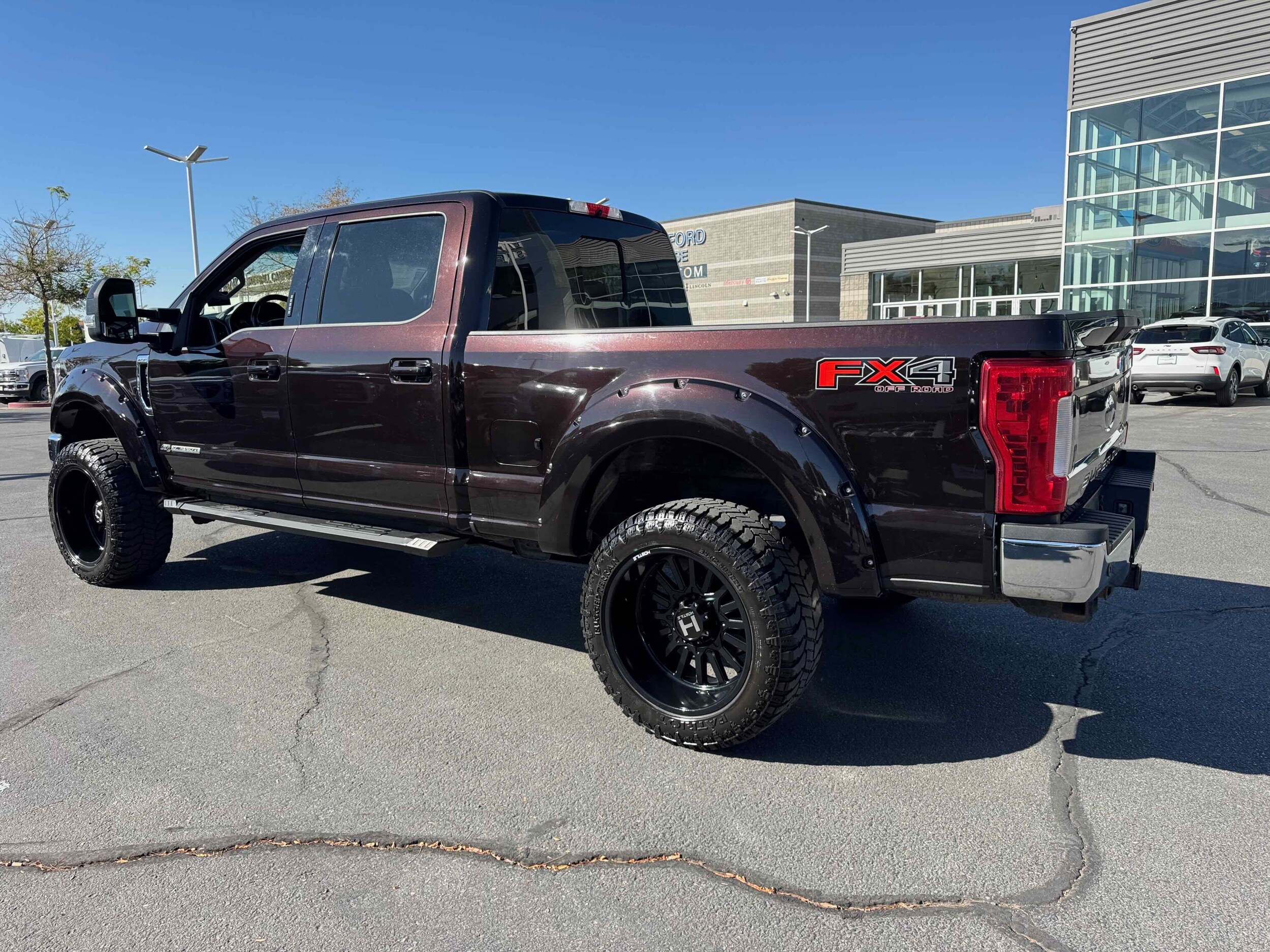 2019 Ford F-350 Lariat photo 4