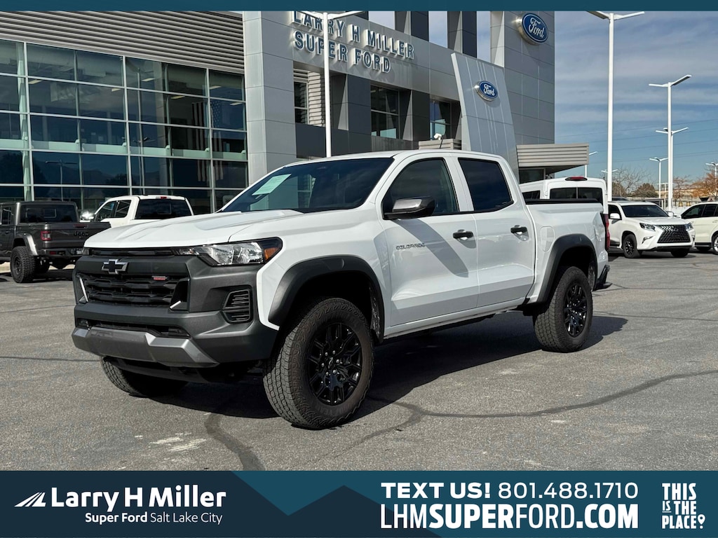 Used 2025 Chevrolet Colorado 4WD Trail Boss Crew Cab Short Bed Truck