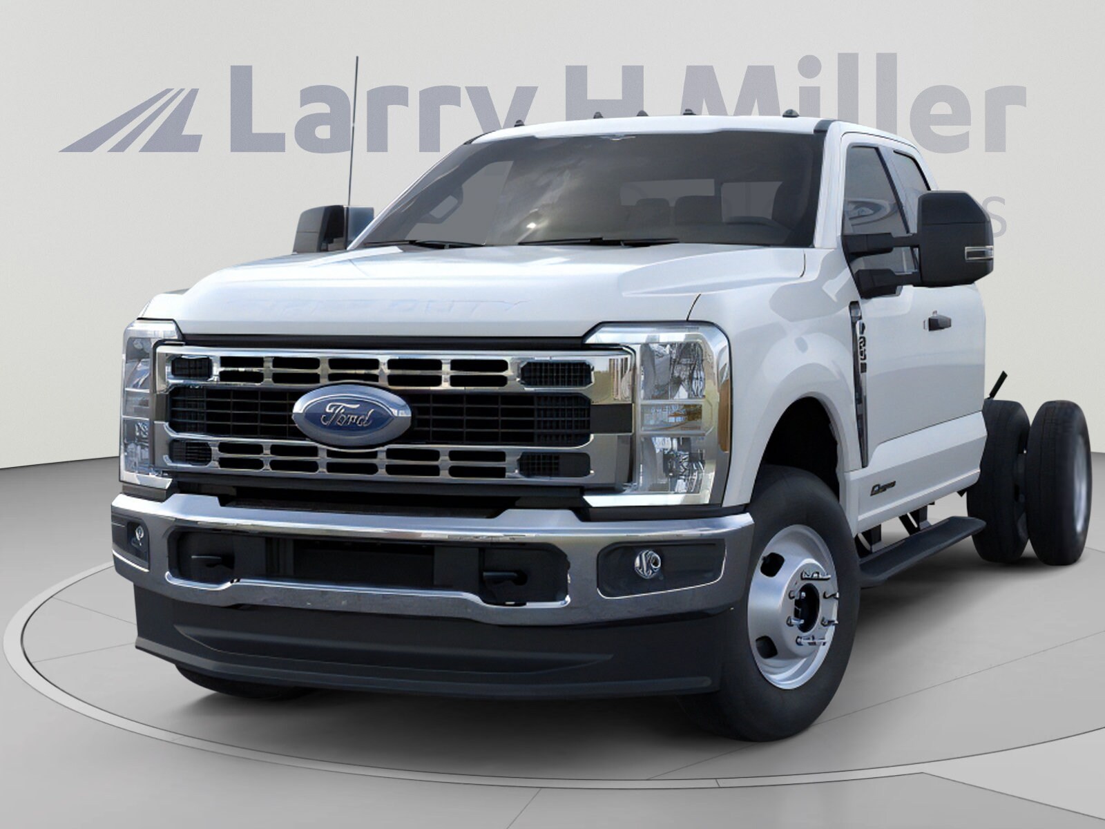 2025 Ford F-350 Super Duty Chassis Cab XL - Photo 3