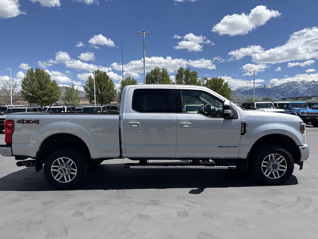 Used 2019 Ford F-350 LARIAT Truck Crew Cab