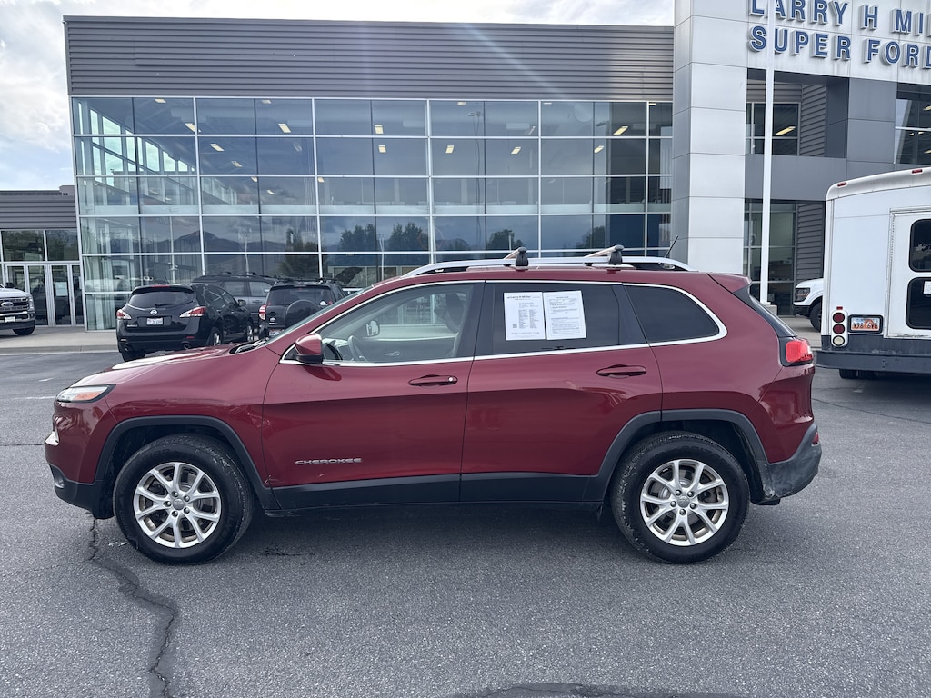 Used 2017 Jeep Cherokee Latitude SUV