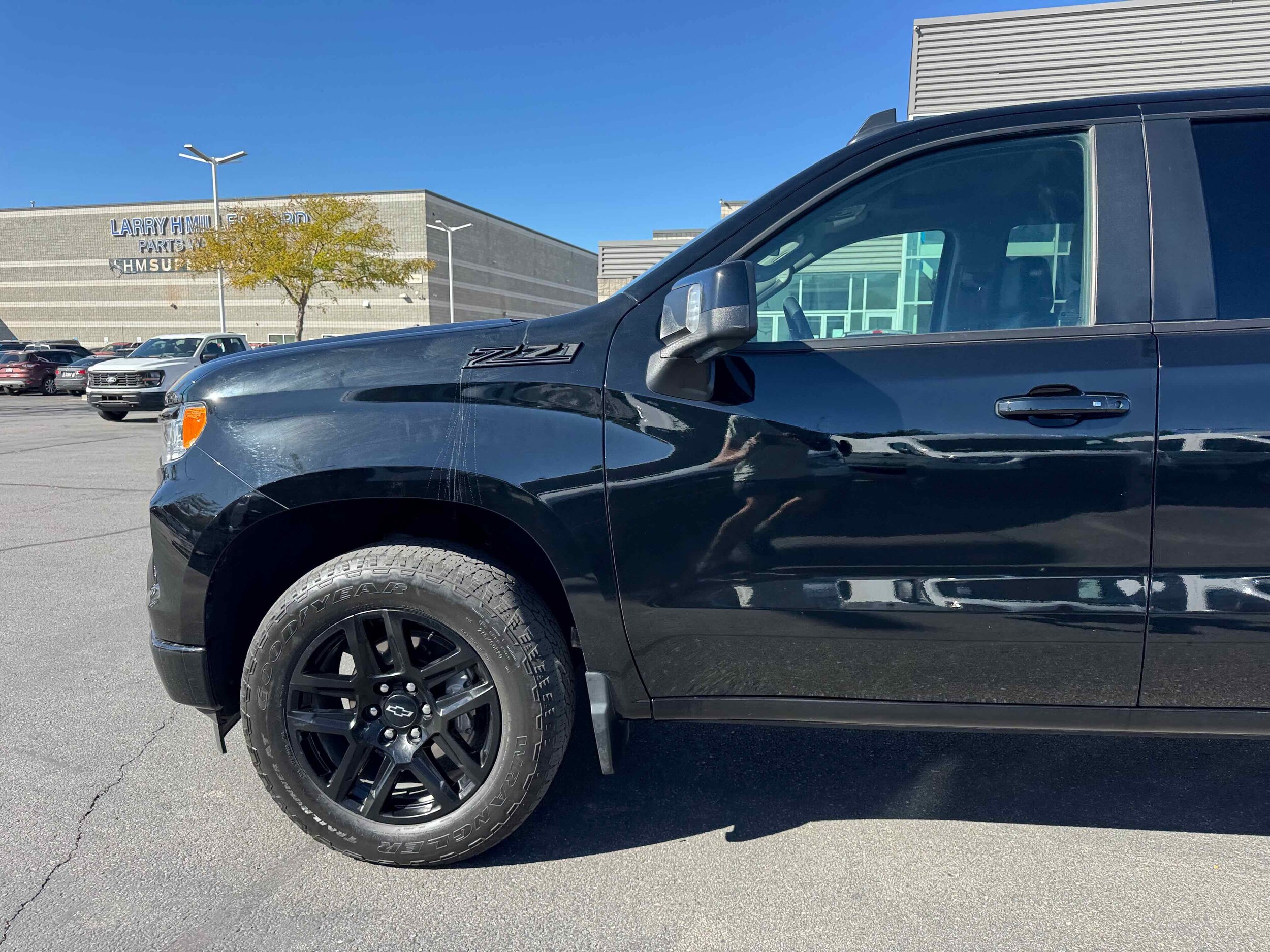 2023 Chevrolet Silverado 1500 RST photo 3