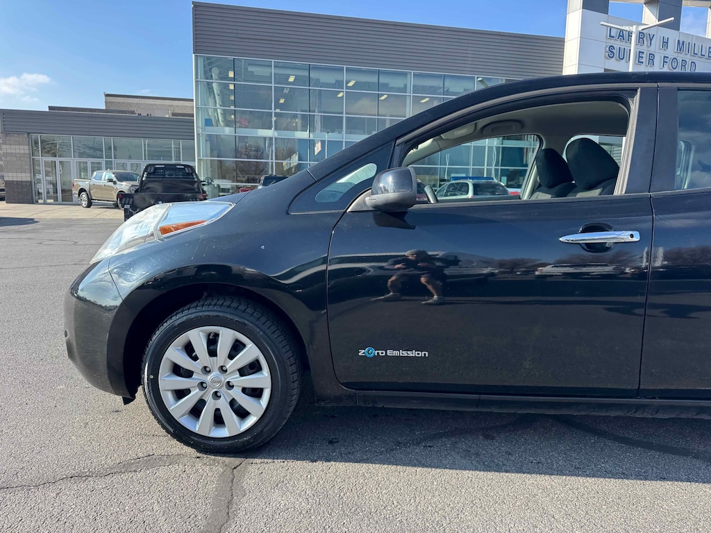 Used 2015 Nissan LEAF S Hatchback