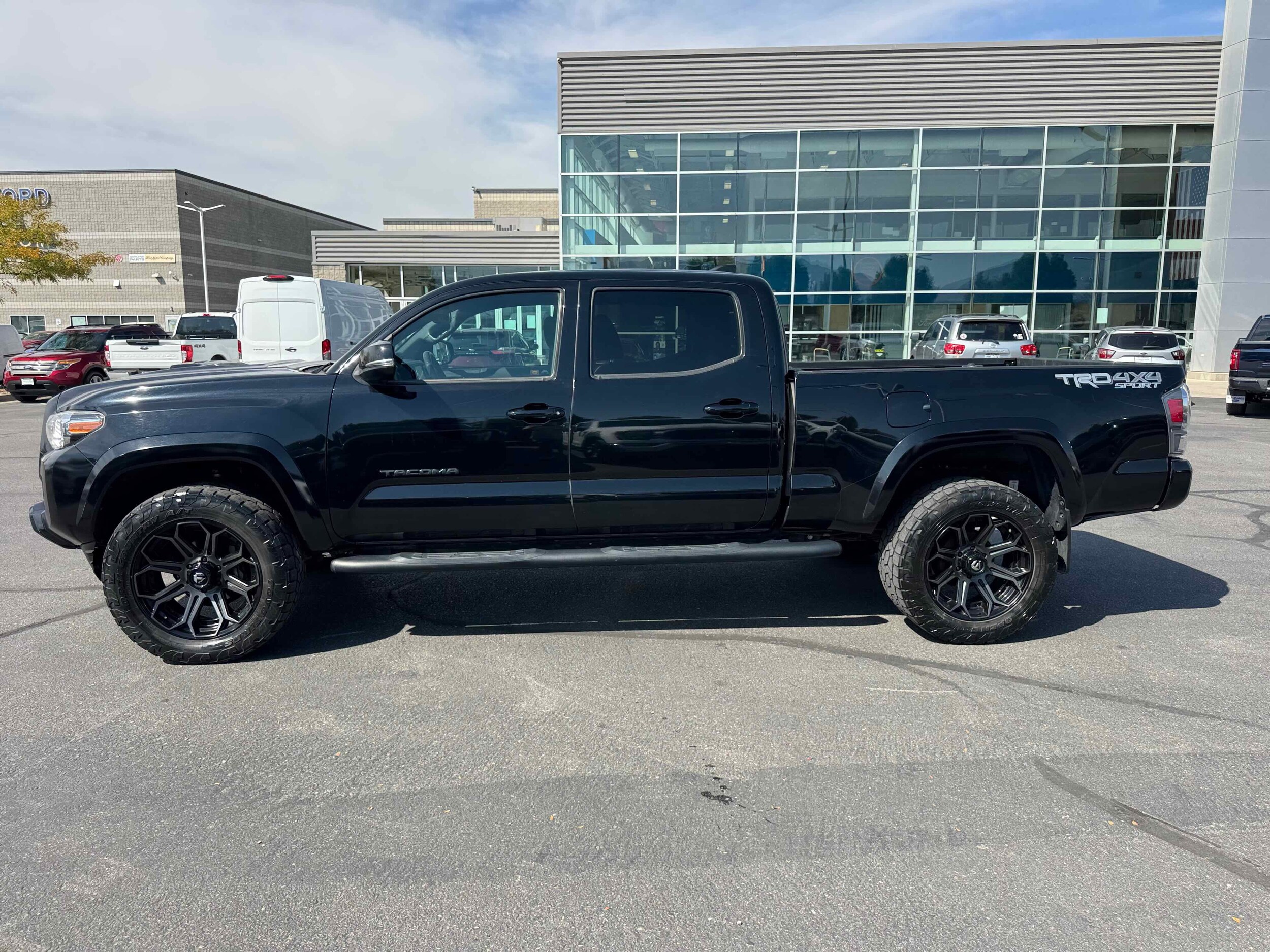 2021 Toyota Tacoma TRD Sport Long Bed photo 2