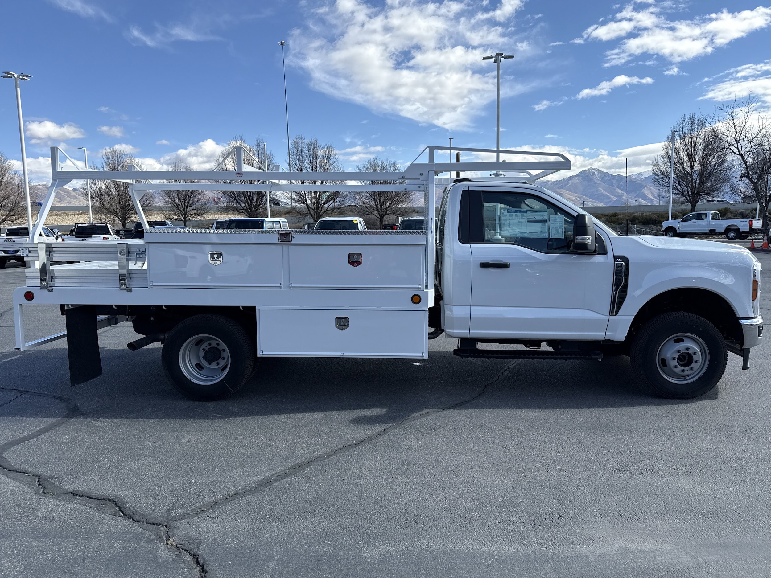 2025 Ford F-350 Super Duty Chassis Cab XL - Photo 7