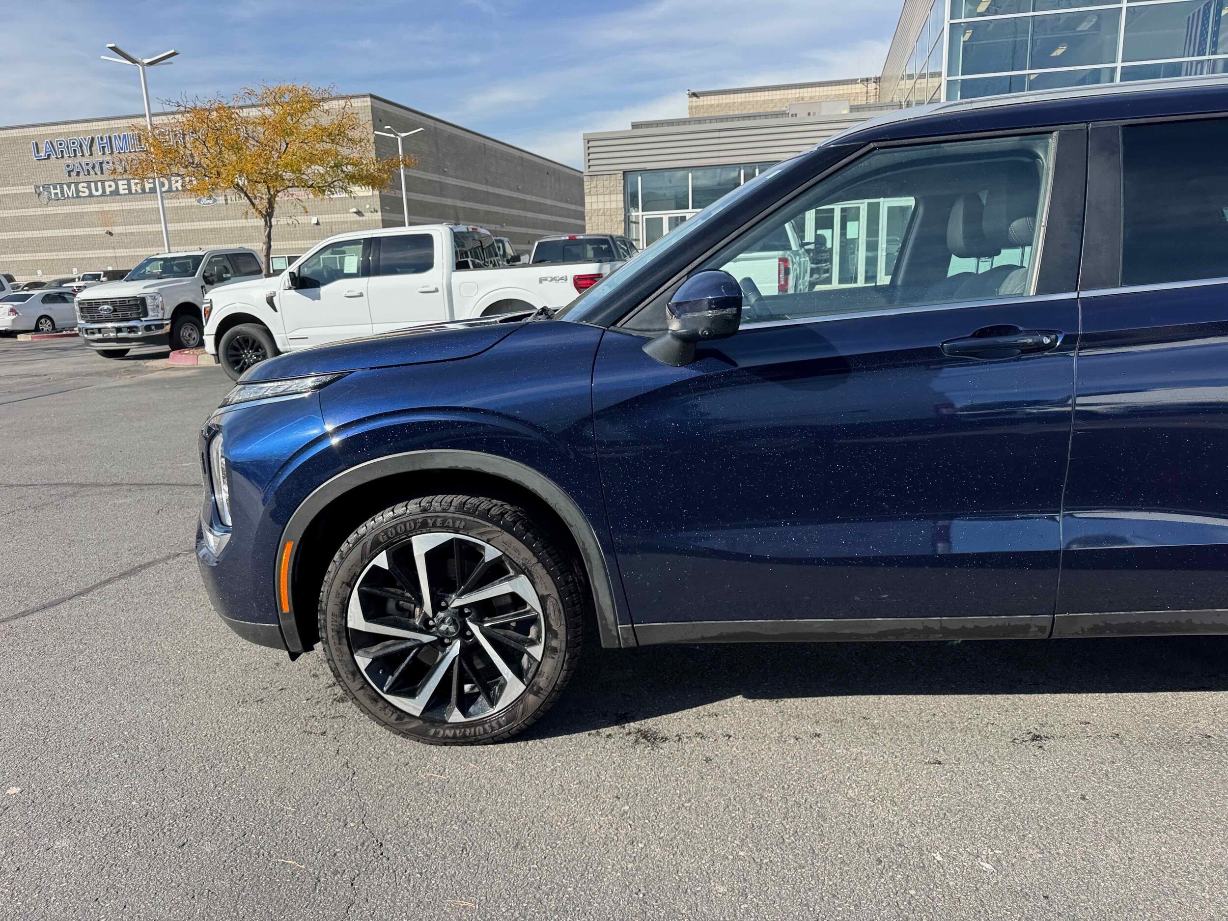 2022 Mitsubishi Outlander SE photo 3