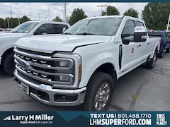 2023 Ford F-350 LARIAT Crew Cab Truck