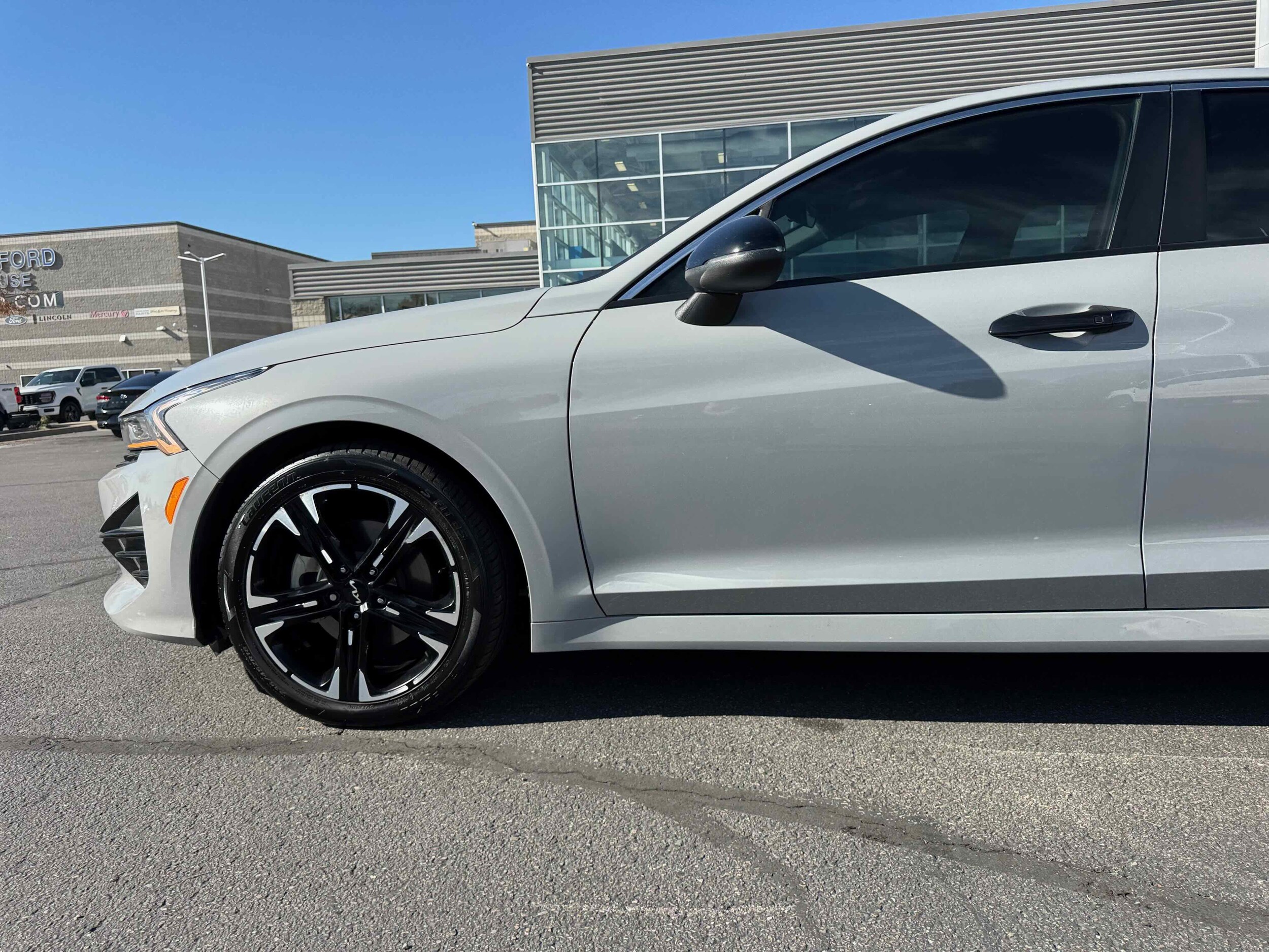 2023 Kia K5 GT-Line photo 3