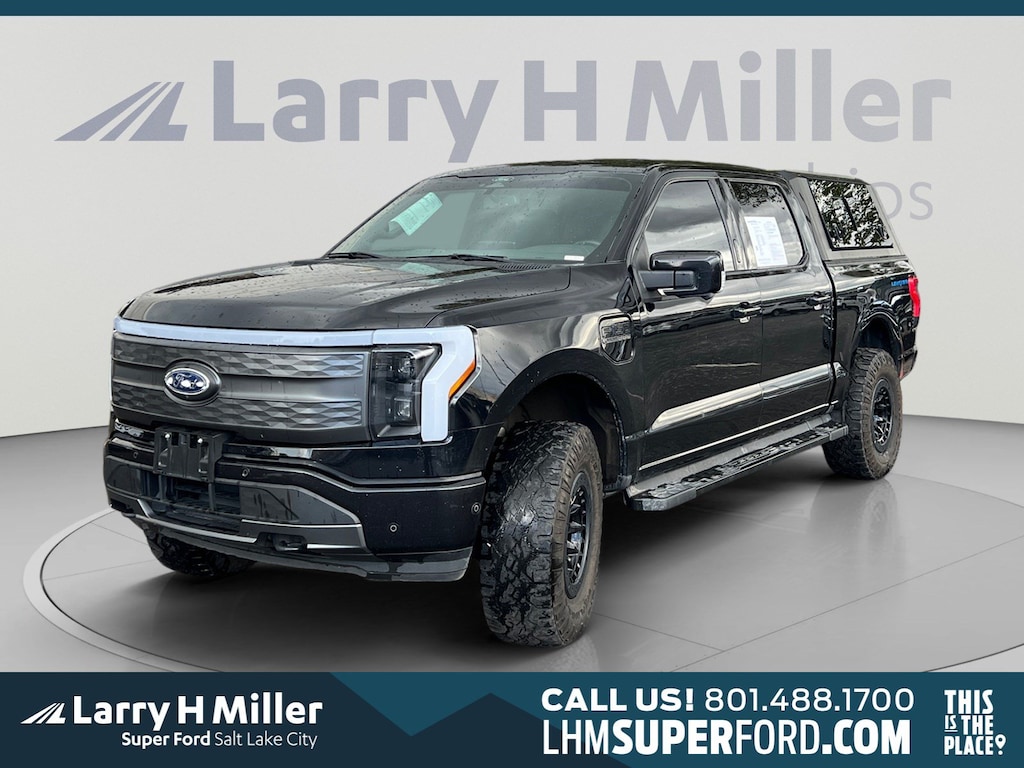 Used 2022 Ford F-150 Lightning LARIAT Truck SuperCrew Cab