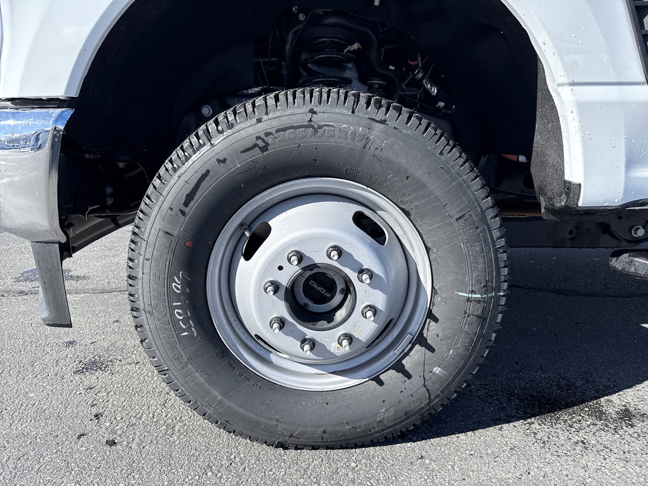 2025 Ford F-350 Super Duty Chassis Cab XL - Photo 12