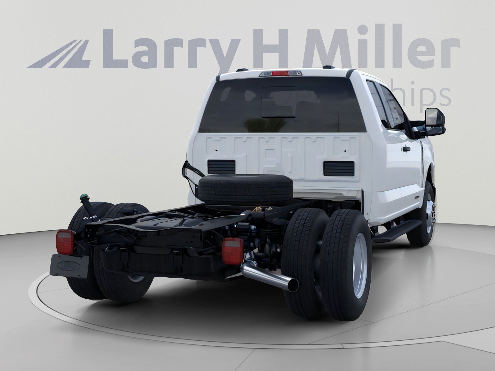 2025 Ford F-350 Super Duty Chassis Cab XL - Photo 9