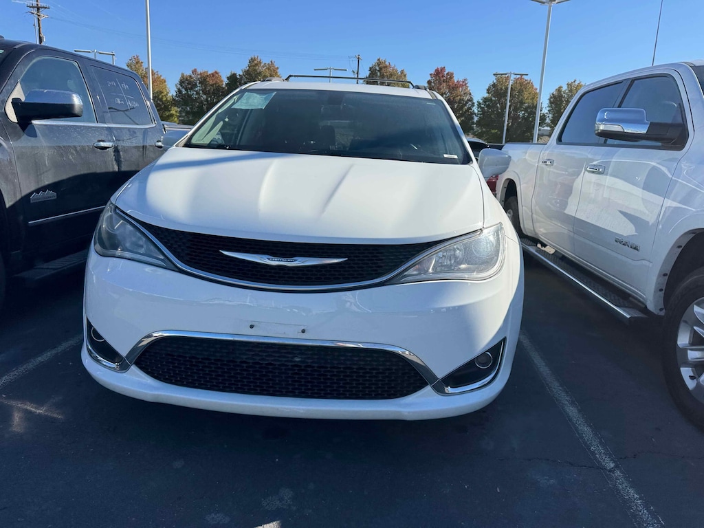 Used 2017 Chrysler Pacifica Touring-L Passenger Van