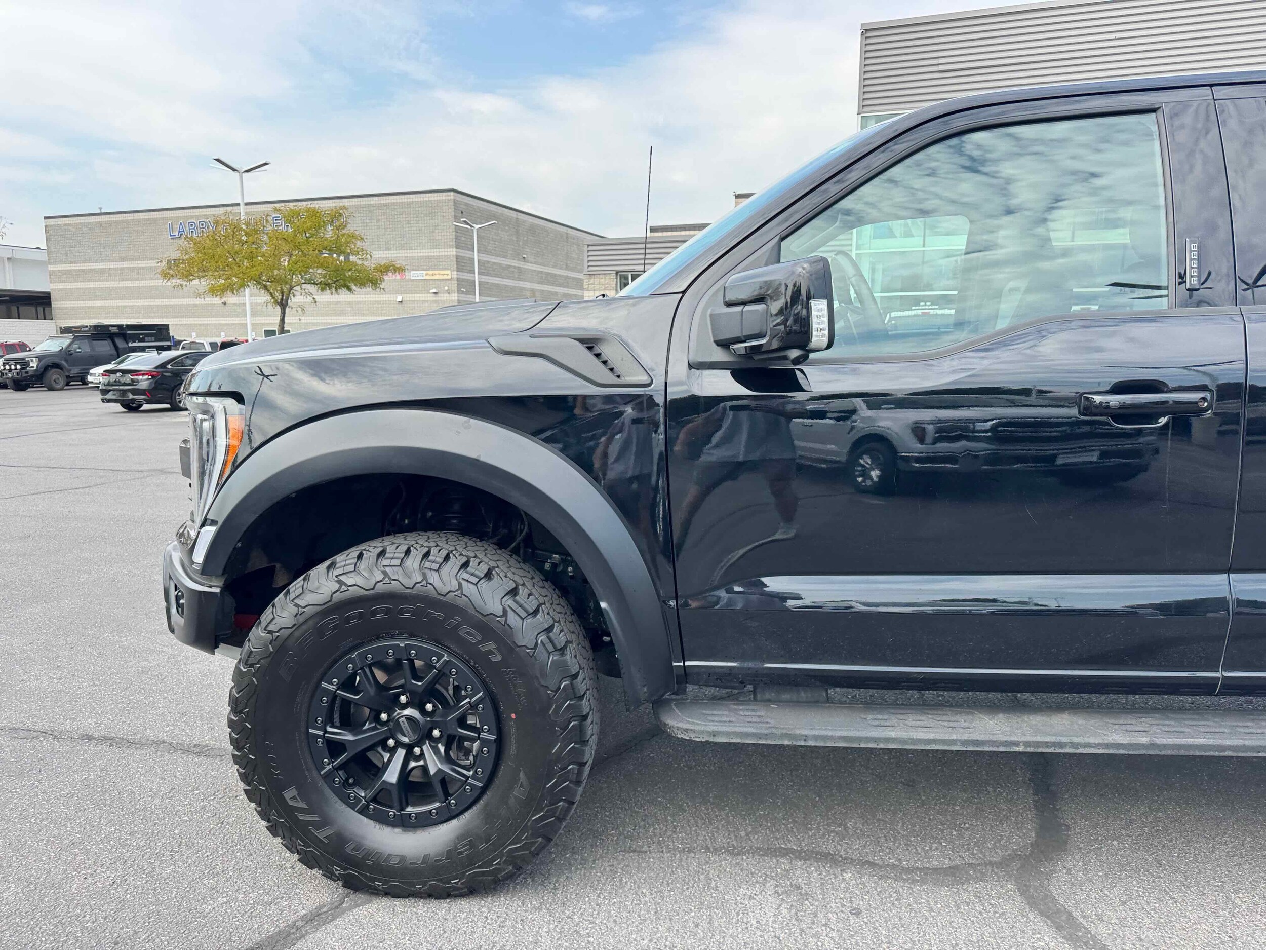 2023 Ford F-150 Raptor photo 3