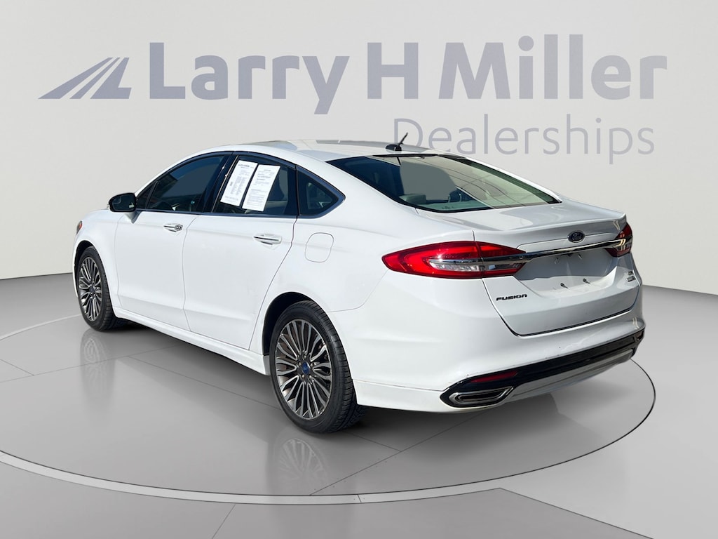 Used 2017 Ford Fusion SE Sedan