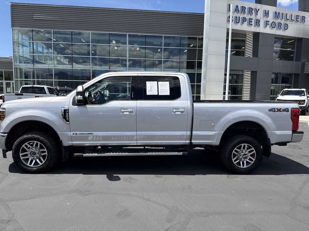 Used 2019 Ford F-350 LARIAT Truck Crew Cab