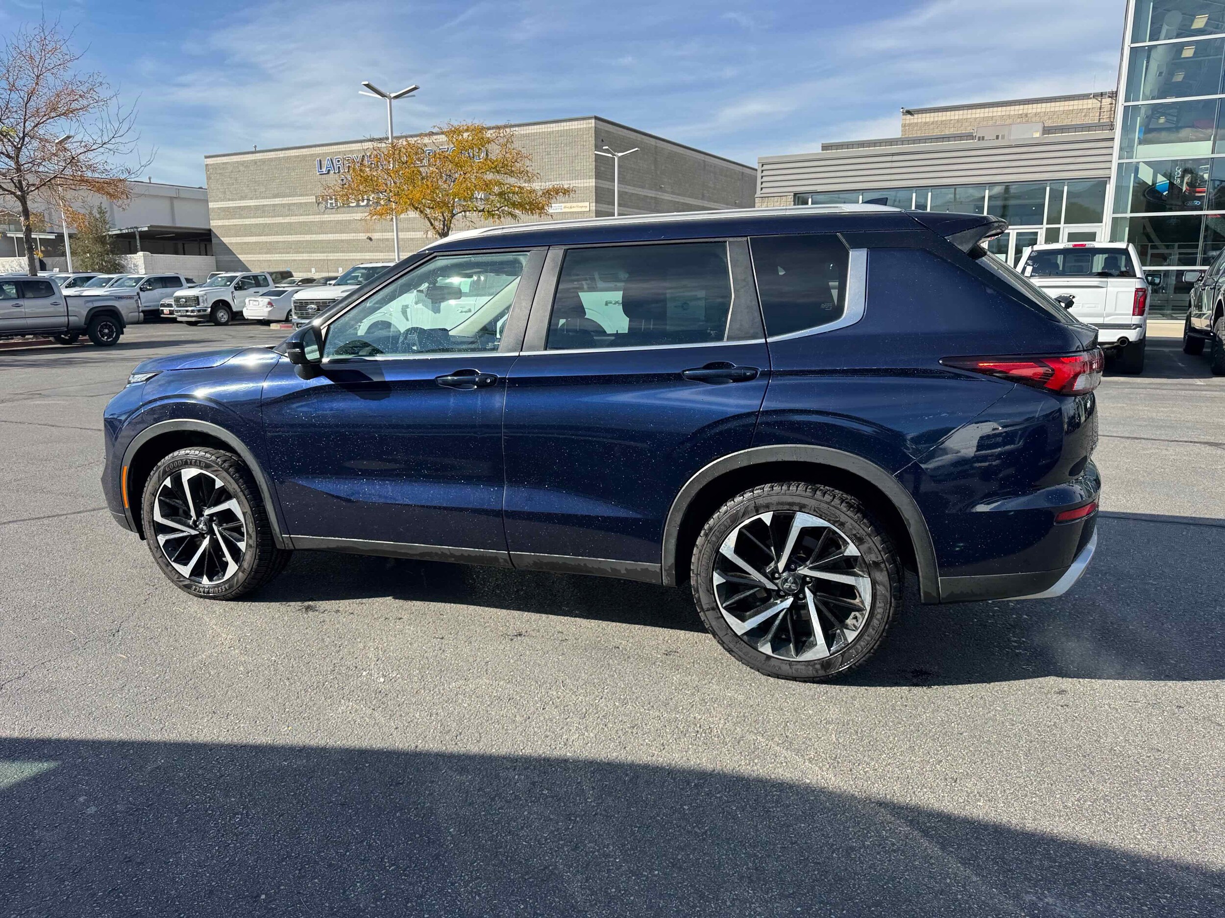 2022 Mitsubishi Outlander SE photo 4