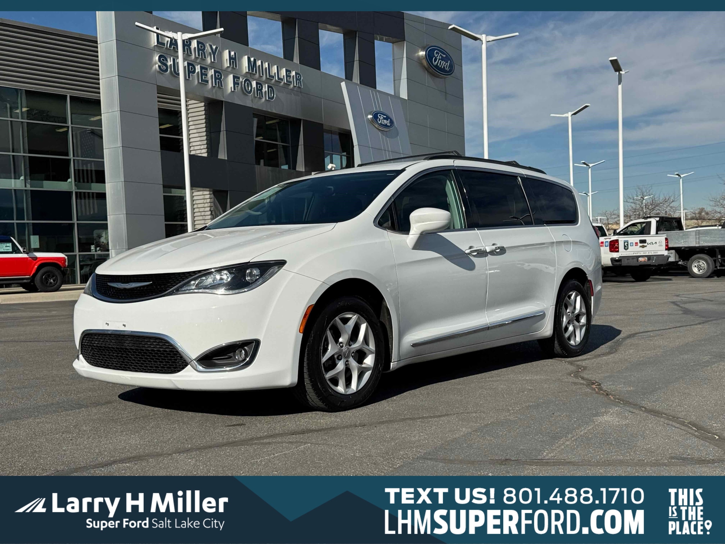 2017 Chrysler Pacifica Touring-L