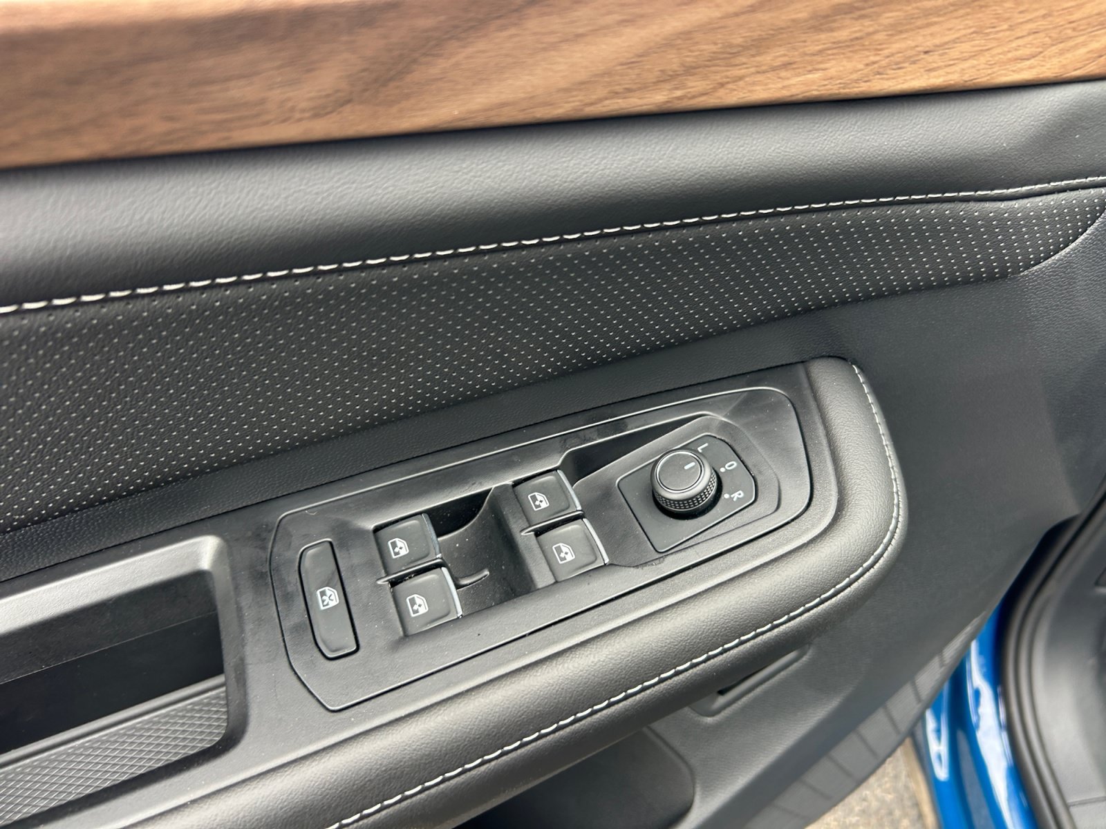2026 Volkswagen Atlas SE w/Tech - Photo 13