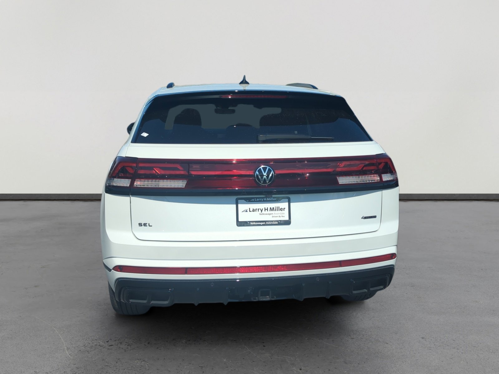 2026 Volkswagen Atlas Cross Sport SEL R-Line photo 4