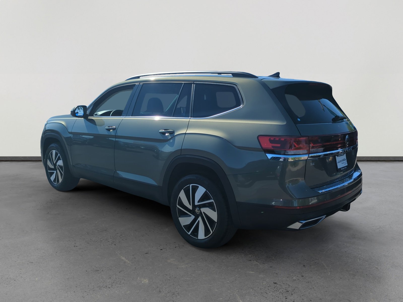 2025 Volkswagen Atlas SE Technology photo 3