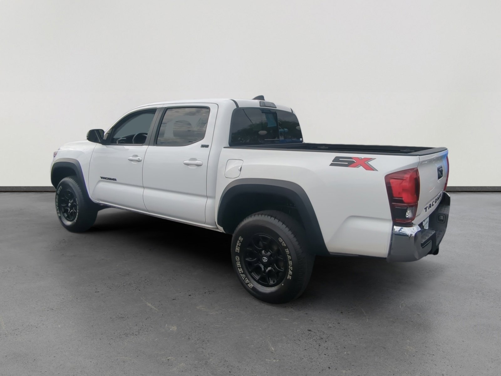 2023 Toyota Tacoma SR5 photo 3