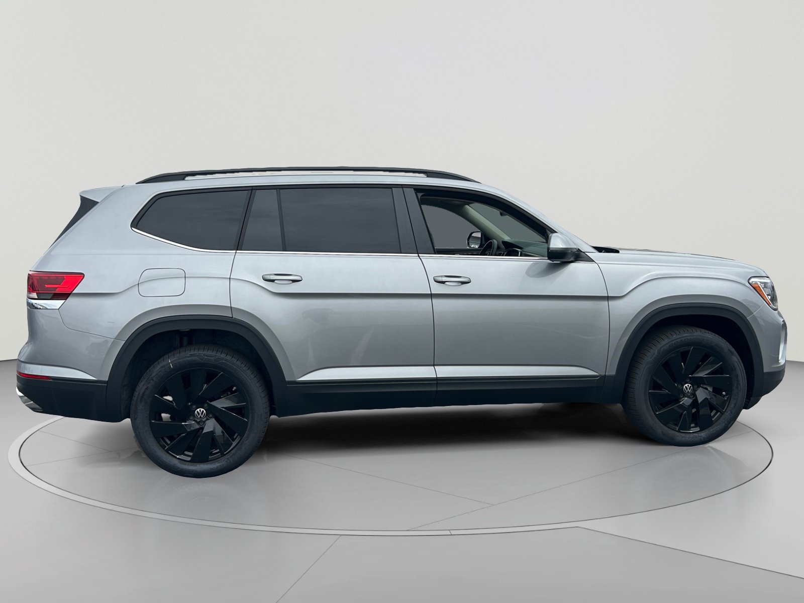 2026 Volkswagen Atlas SE w/Tech - Photo 6