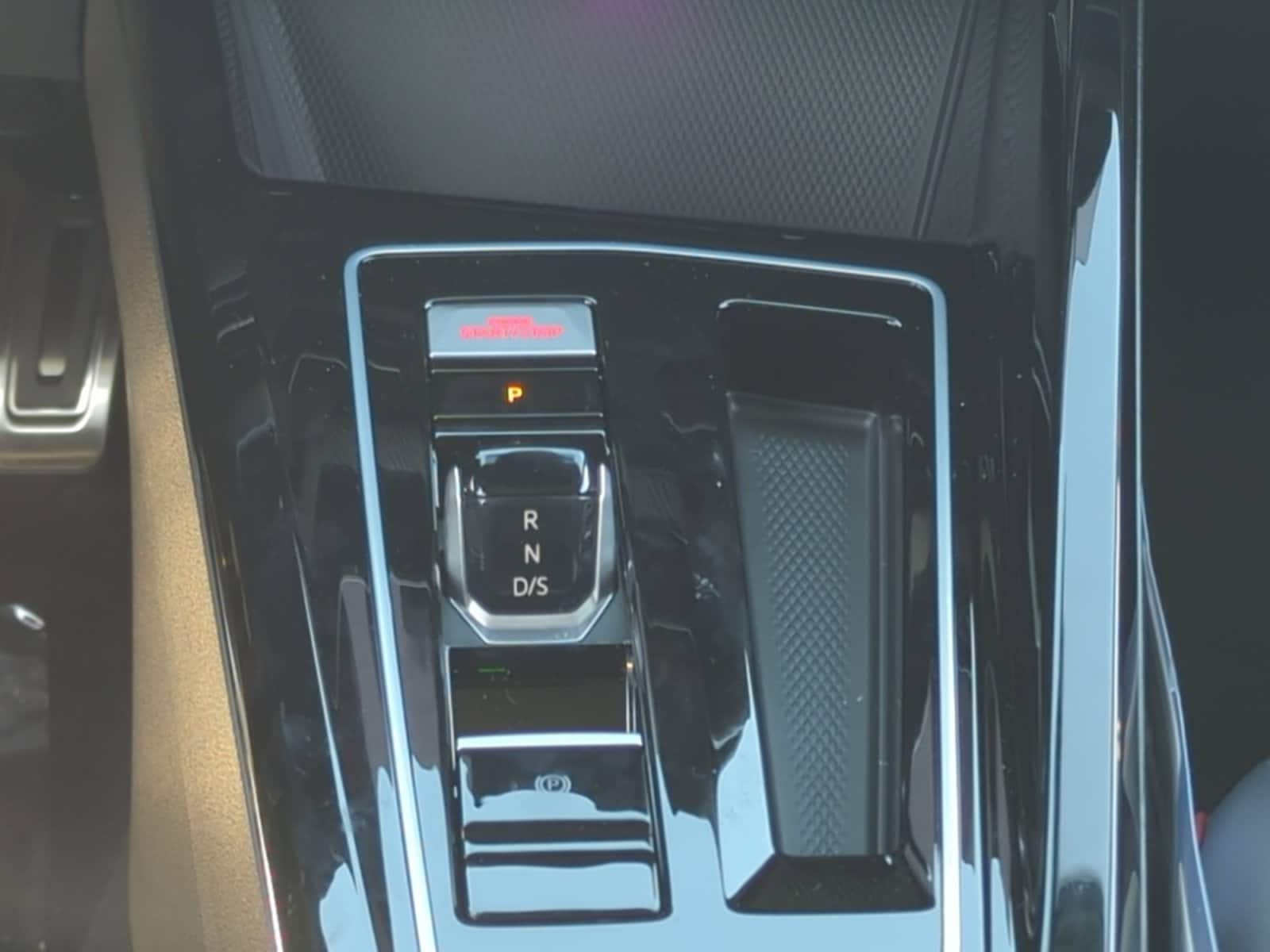 2025 Volkswagen Golf GTI SE - Photo 15