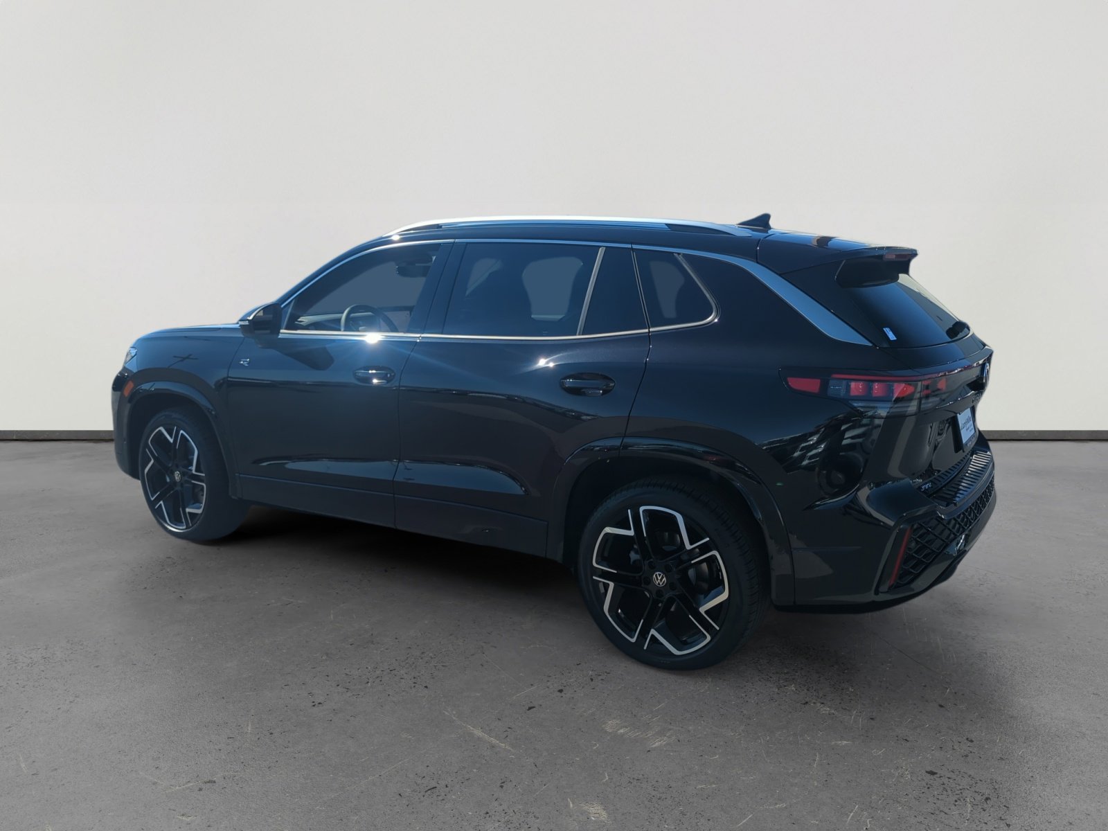 2025 Volkswagen Tiguan SEL R-Line Black photo 3