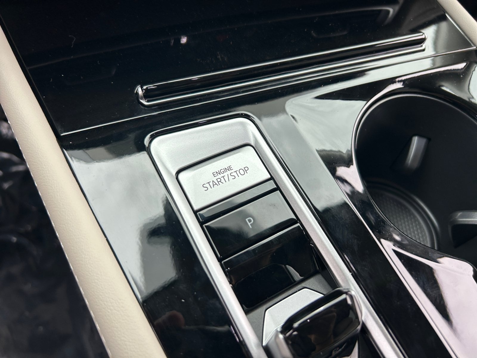 2026 Volkswagen Atlas SE w/Tech - Photo 28
