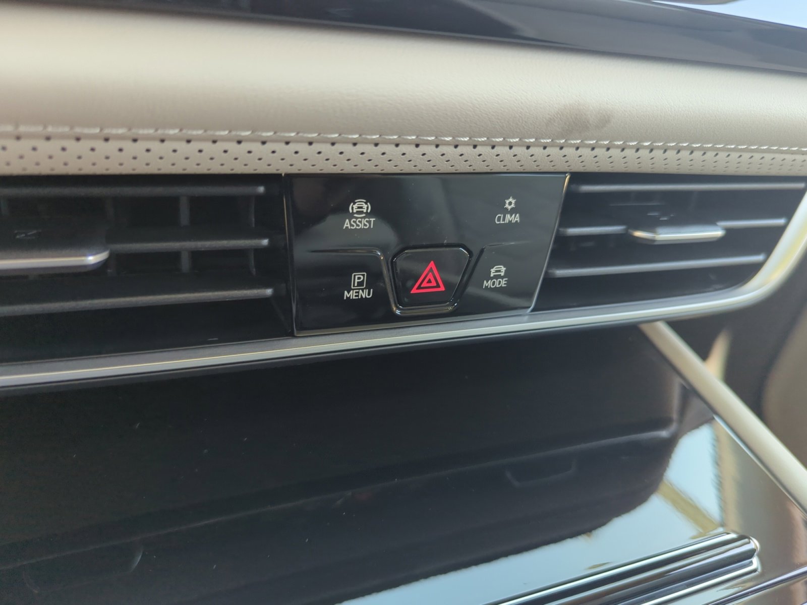 2026 Volkswagen Atlas SE w/Tech - Photo 12