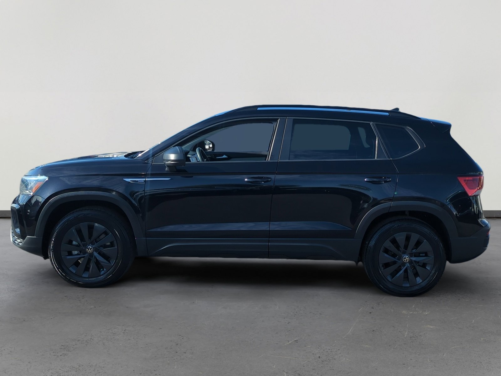 2022 Volkswagen Taos S photo 2
