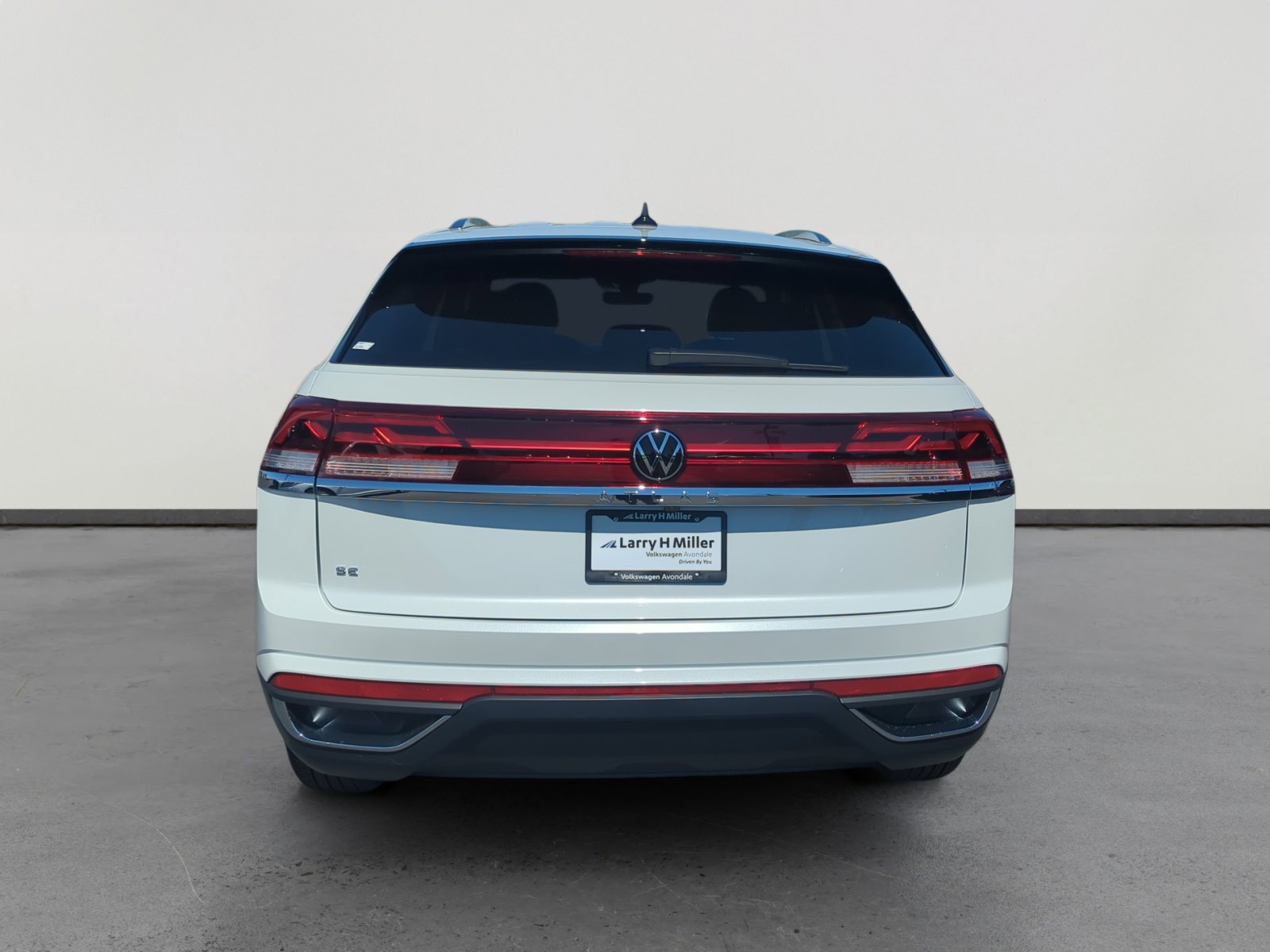 2026 Volkswagen Atlas Cross Sport SE photo 4