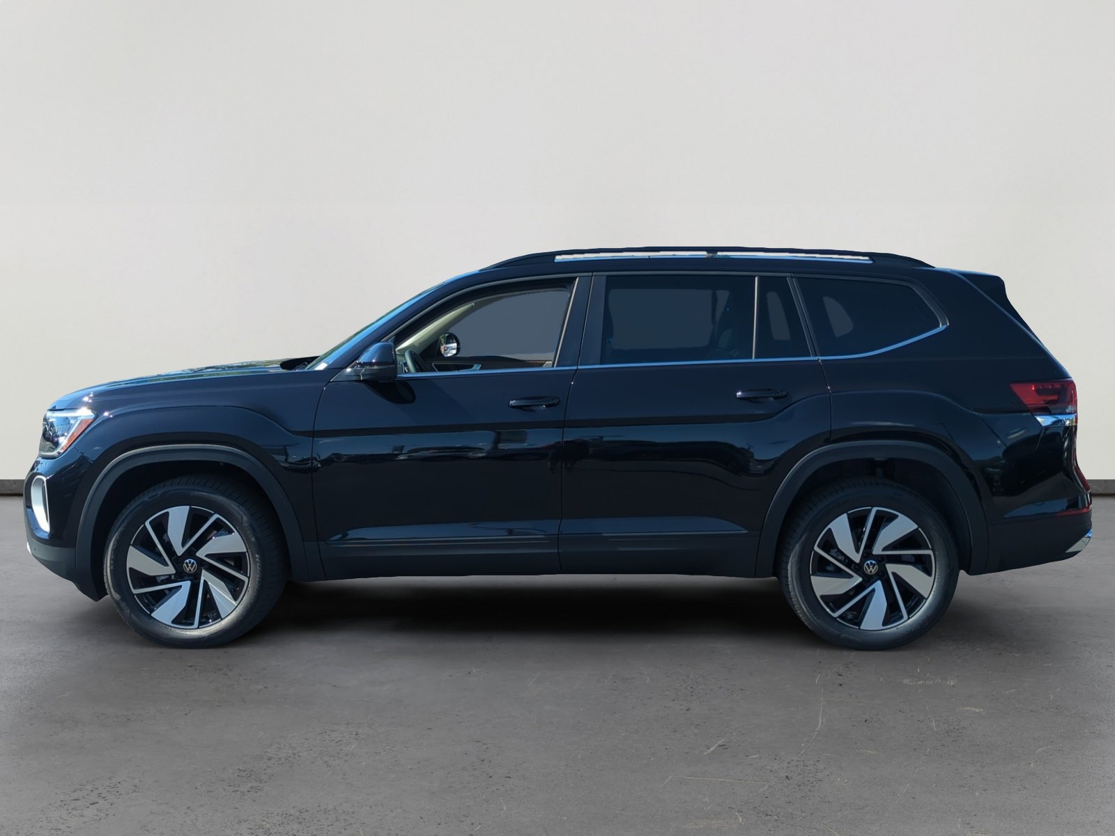 2026 Volkswagen Atlas SE Technology photo 2