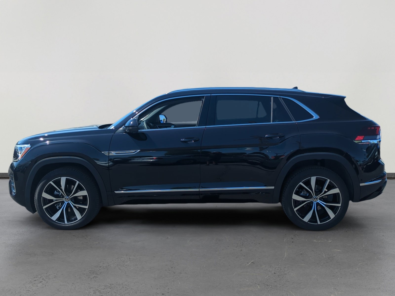 2026 Volkswagen Atlas Cross Sport SEL Premium R-Line photo 2