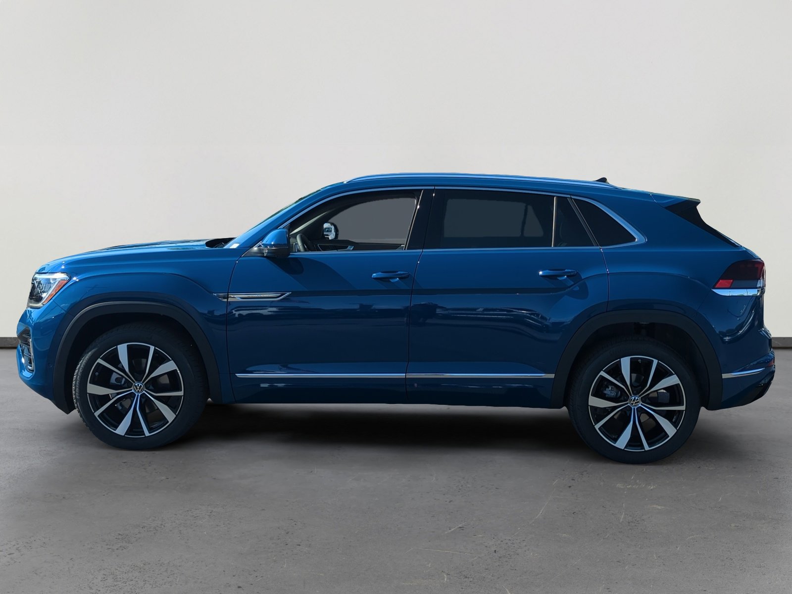 2026 Volkswagen Atlas Cross Sport SEL Premium R-Line photo 2