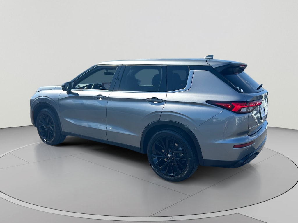 Used 2022 Mitsubishi Outlander SE CUV
