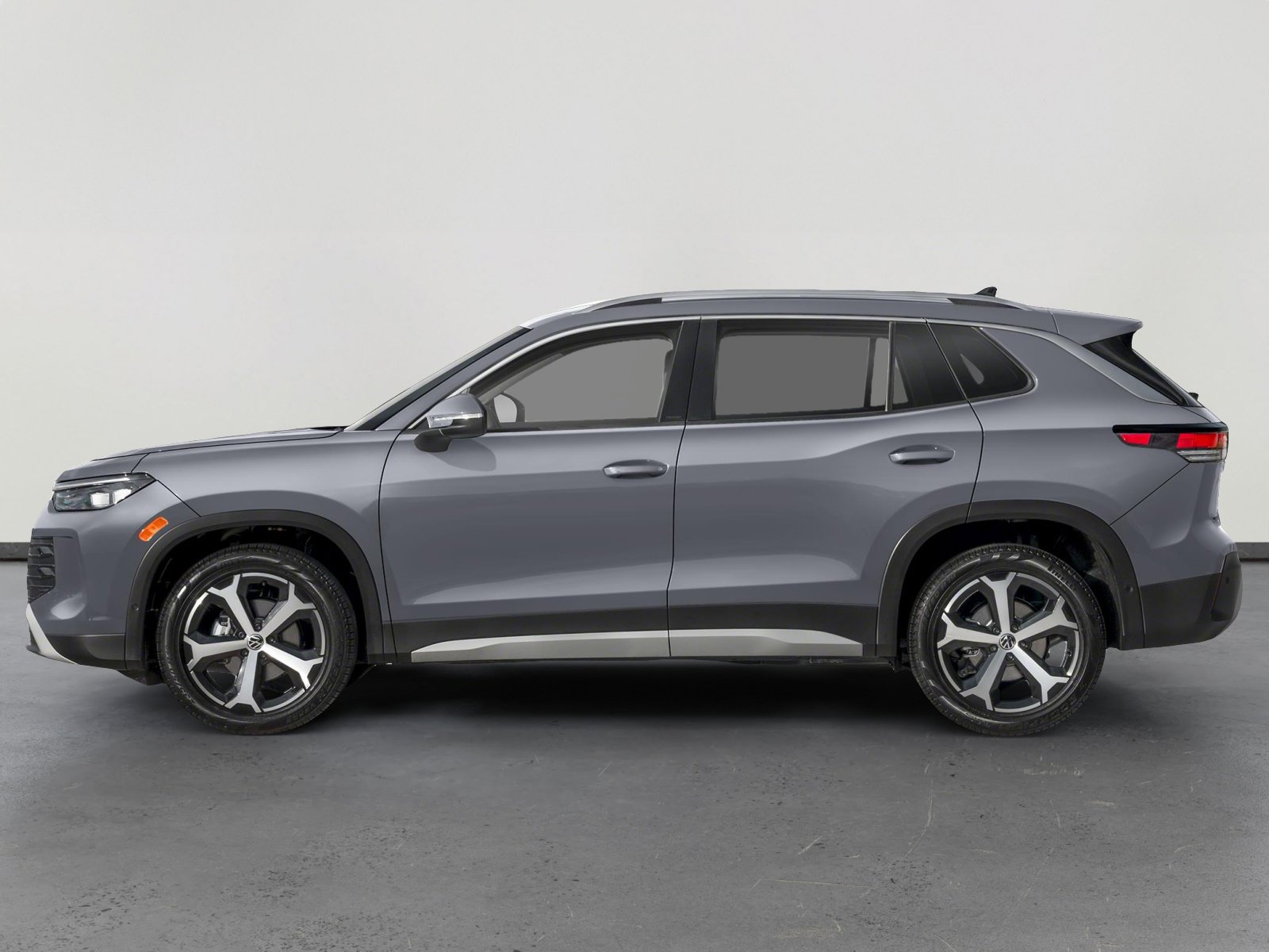 2026 Volkswagen Tiguan SE photo 3