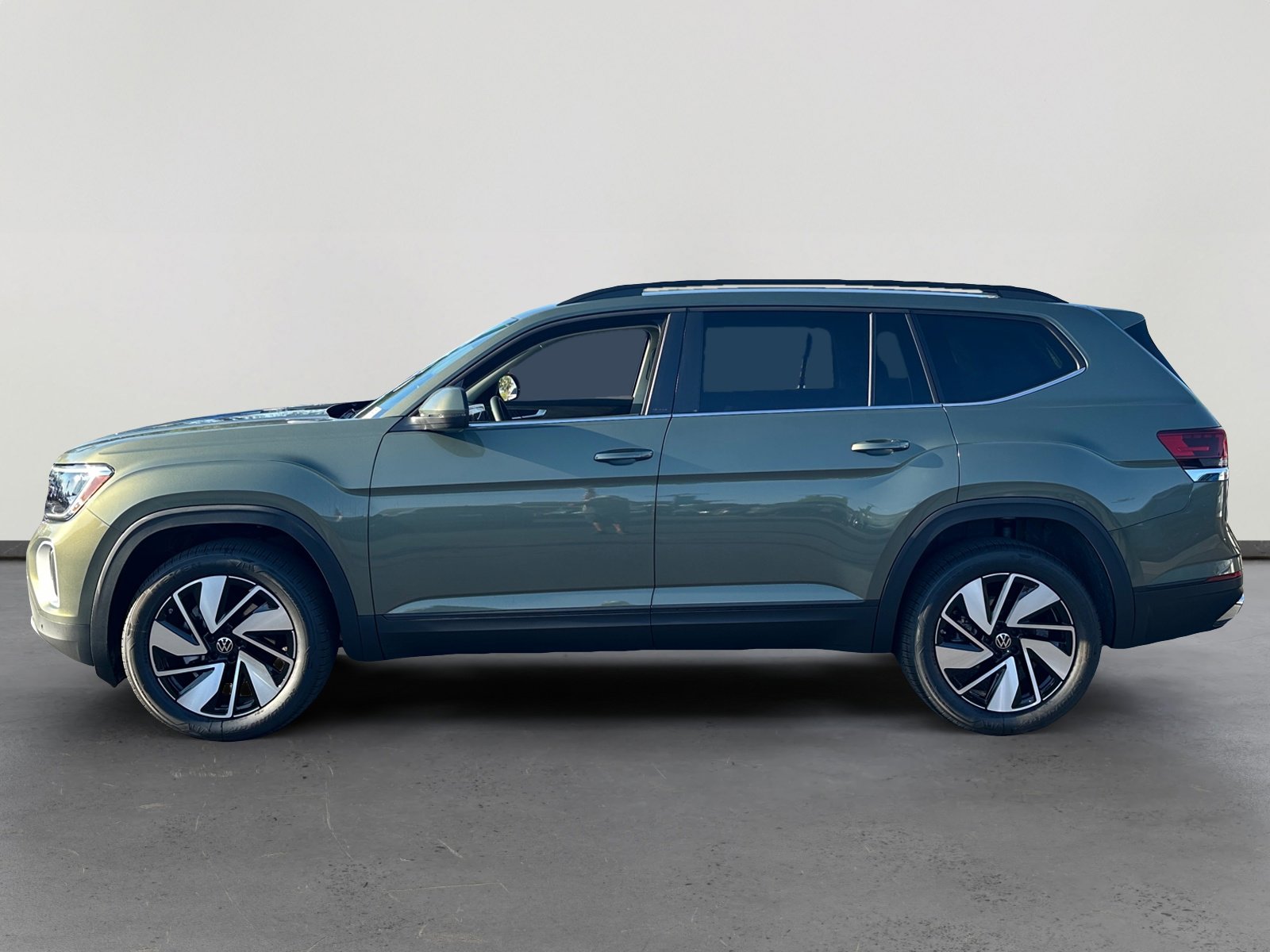 2026 Volkswagen Atlas SE Technology photo 2