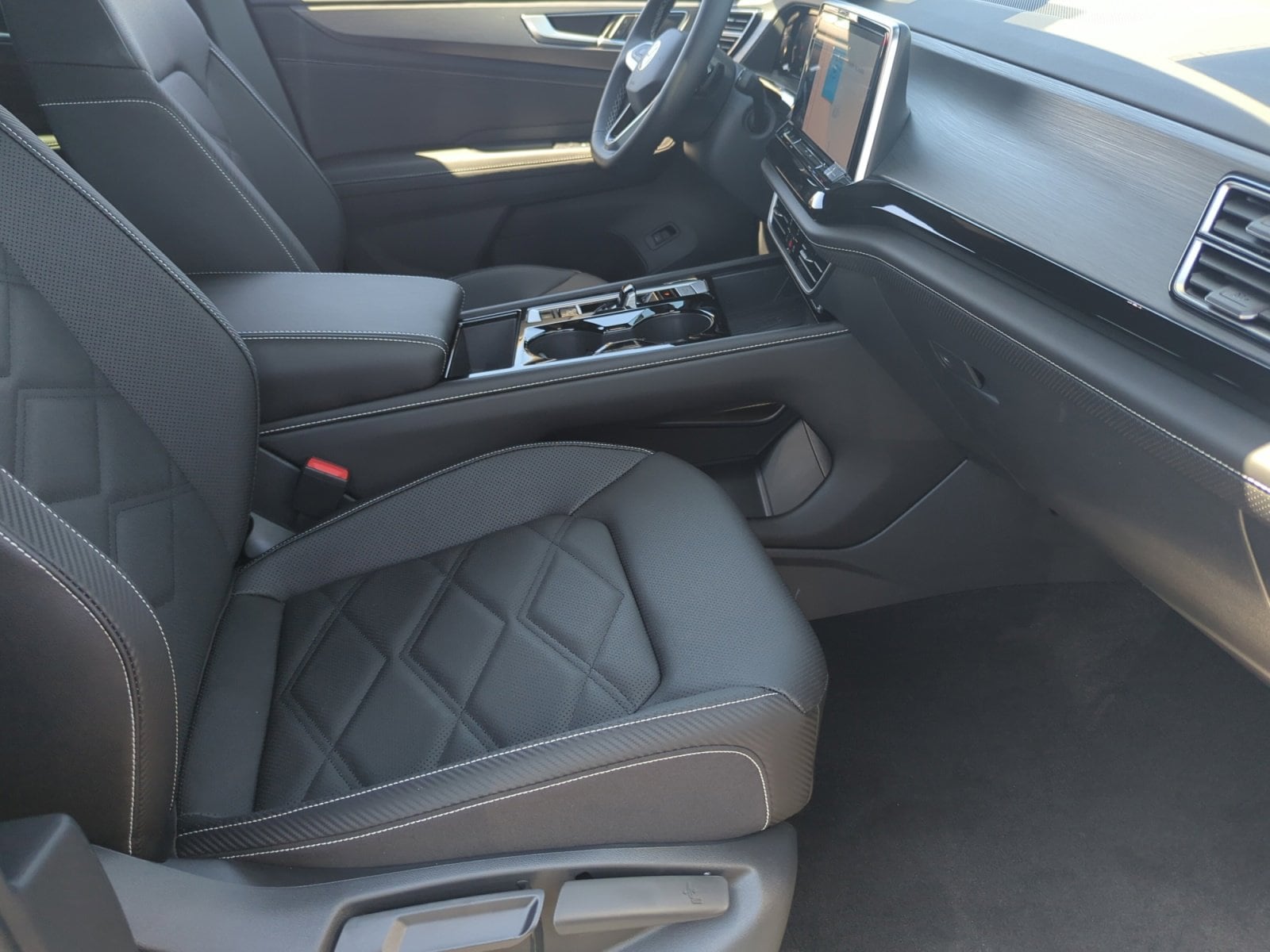 2026 Volkswagen Atlas Cross Sport SE w/Tech - Photo 18