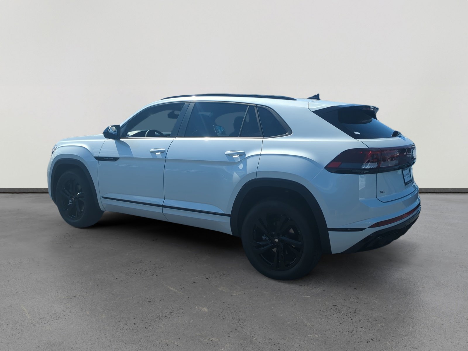 2026 Volkswagen Atlas Cross Sport SEL R-Line photo 3