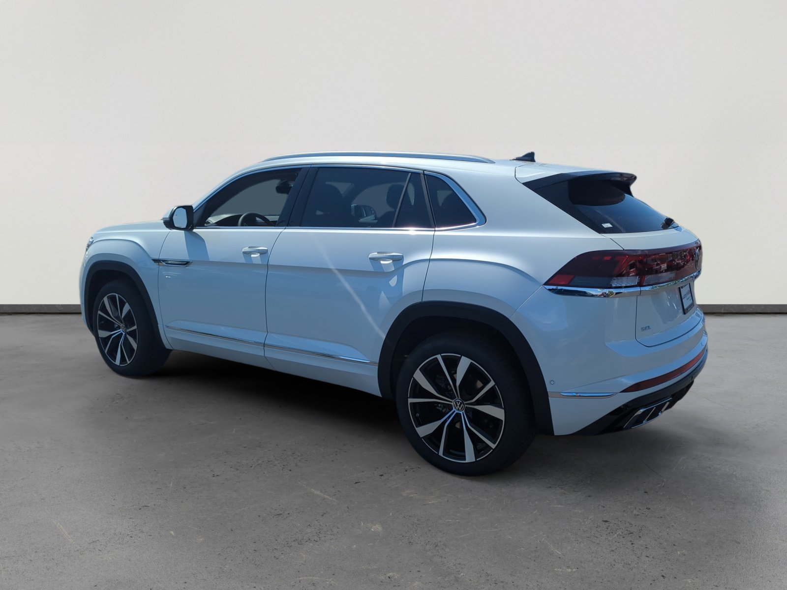 2026 Volkswagen Atlas Cross Sport SEL Premium R-Line photo 3