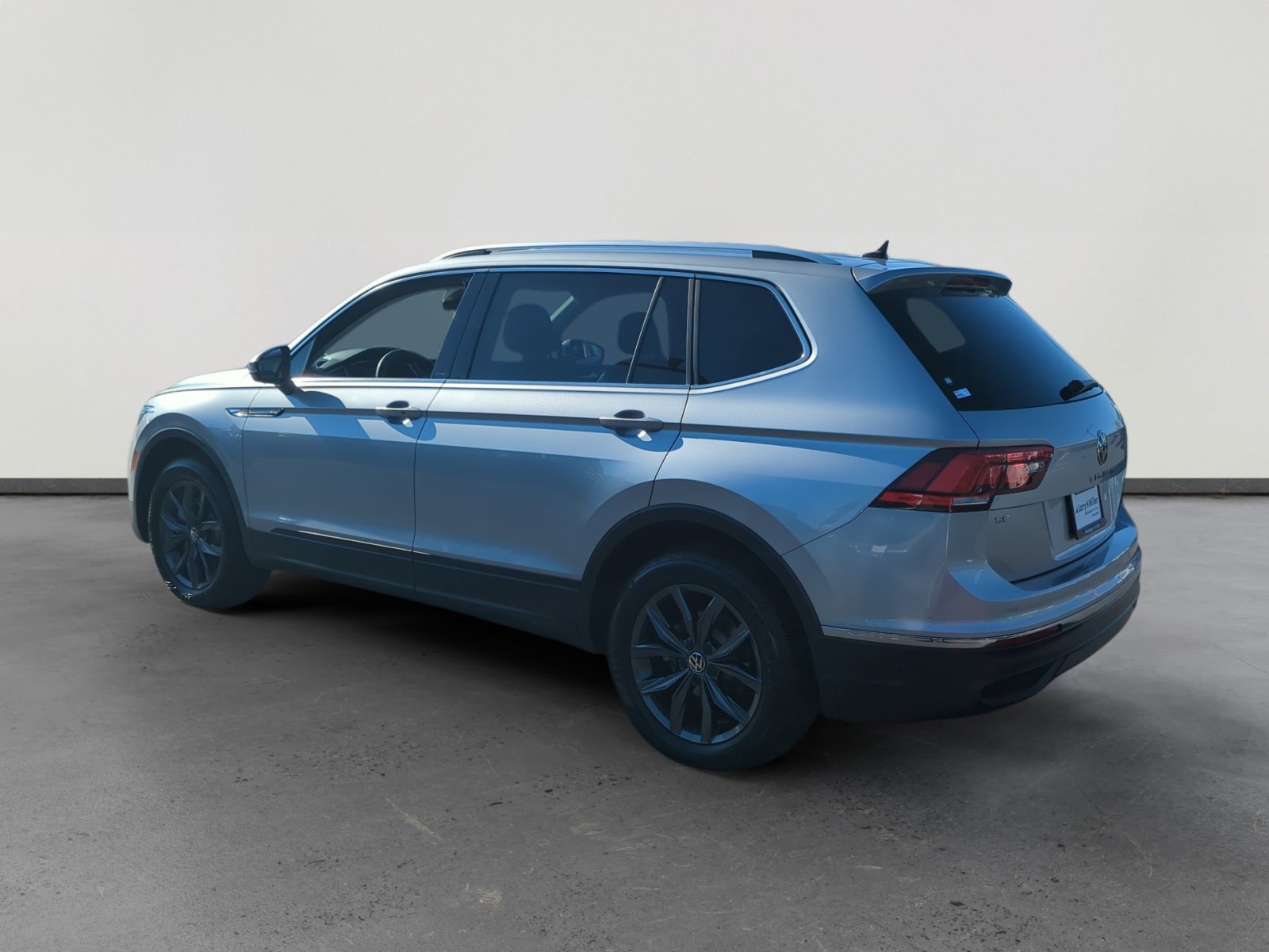 2023 Volkswagen Tiguan SE photo 3