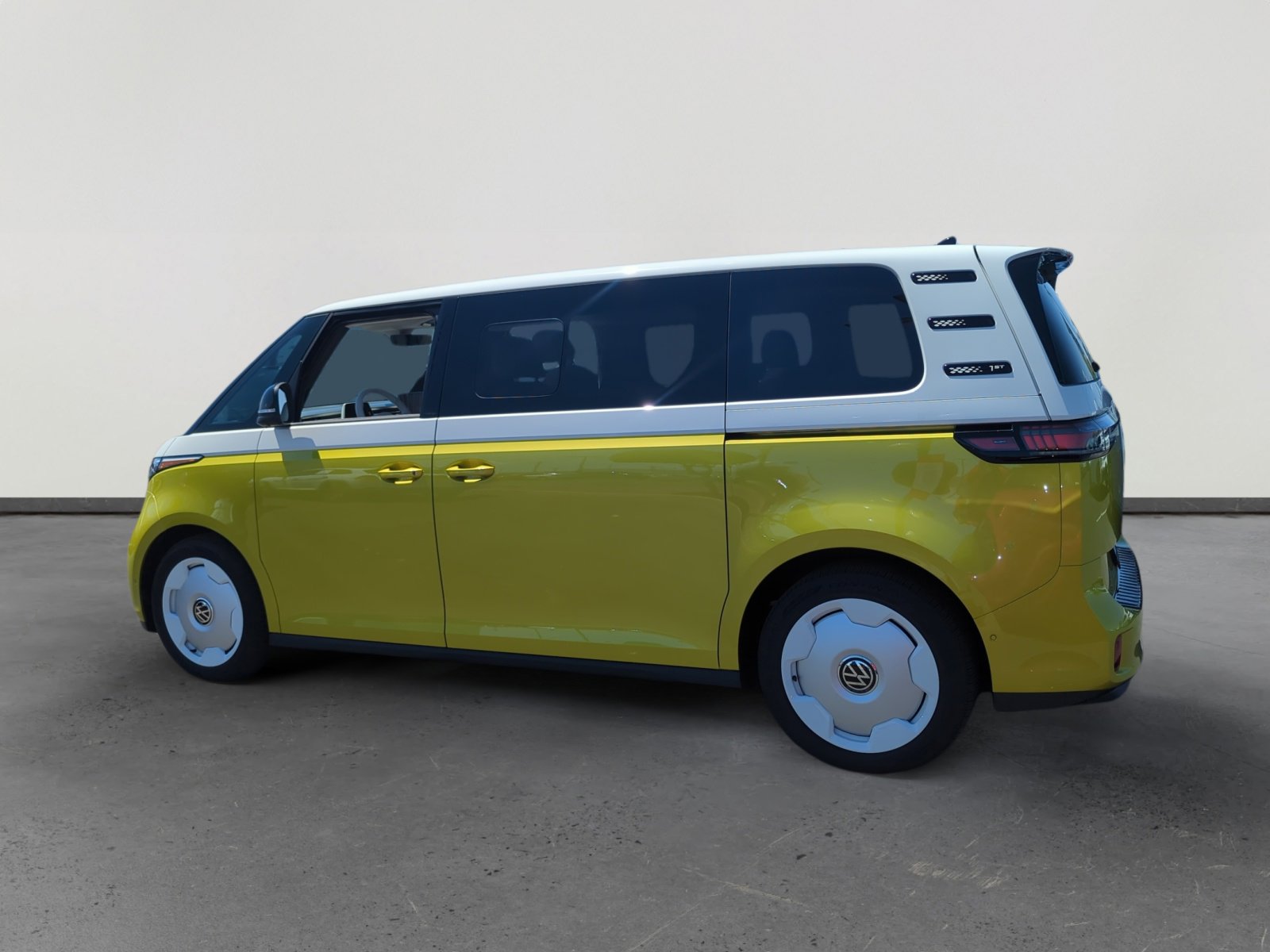 2025 Volkswagen ID. Buzz photo 3