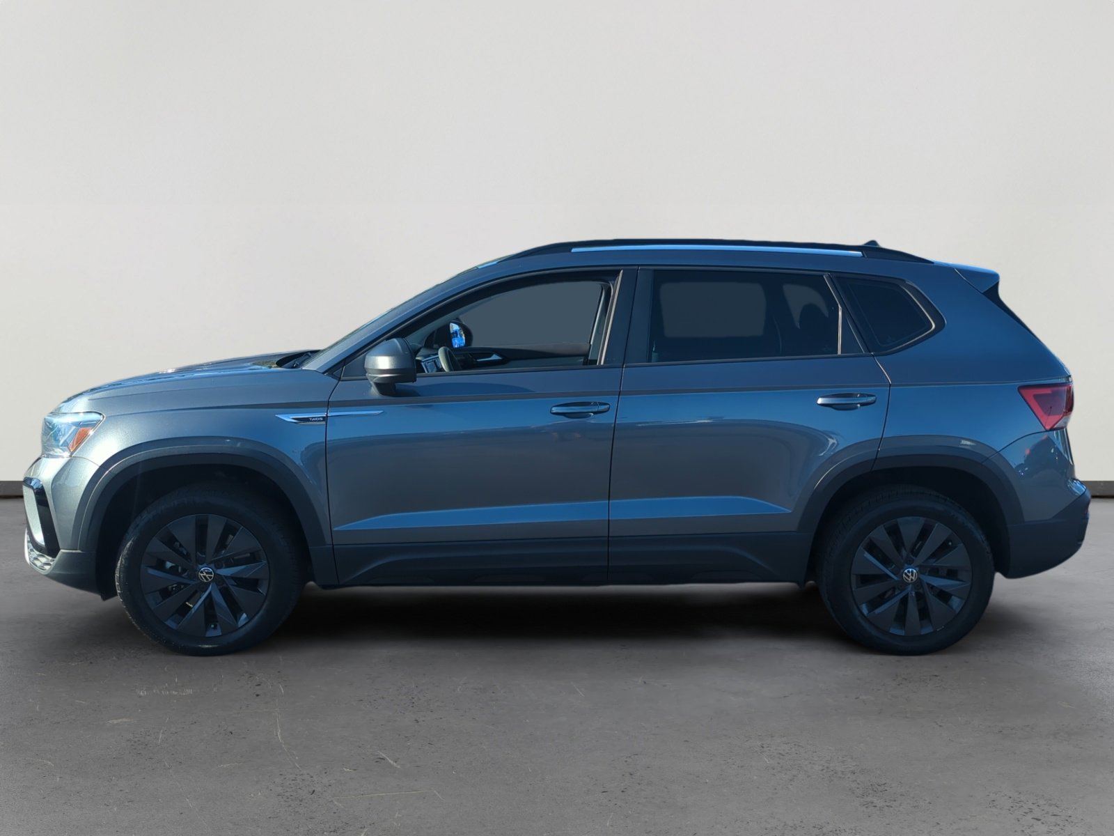 2022 Volkswagen Taos S photo 2