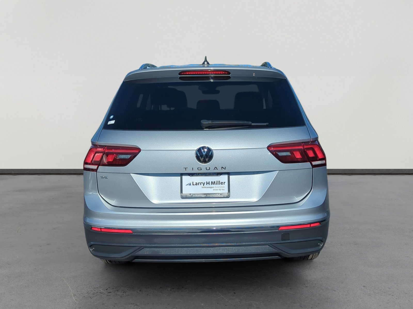 2023 Volkswagen Tiguan SE photo 4
